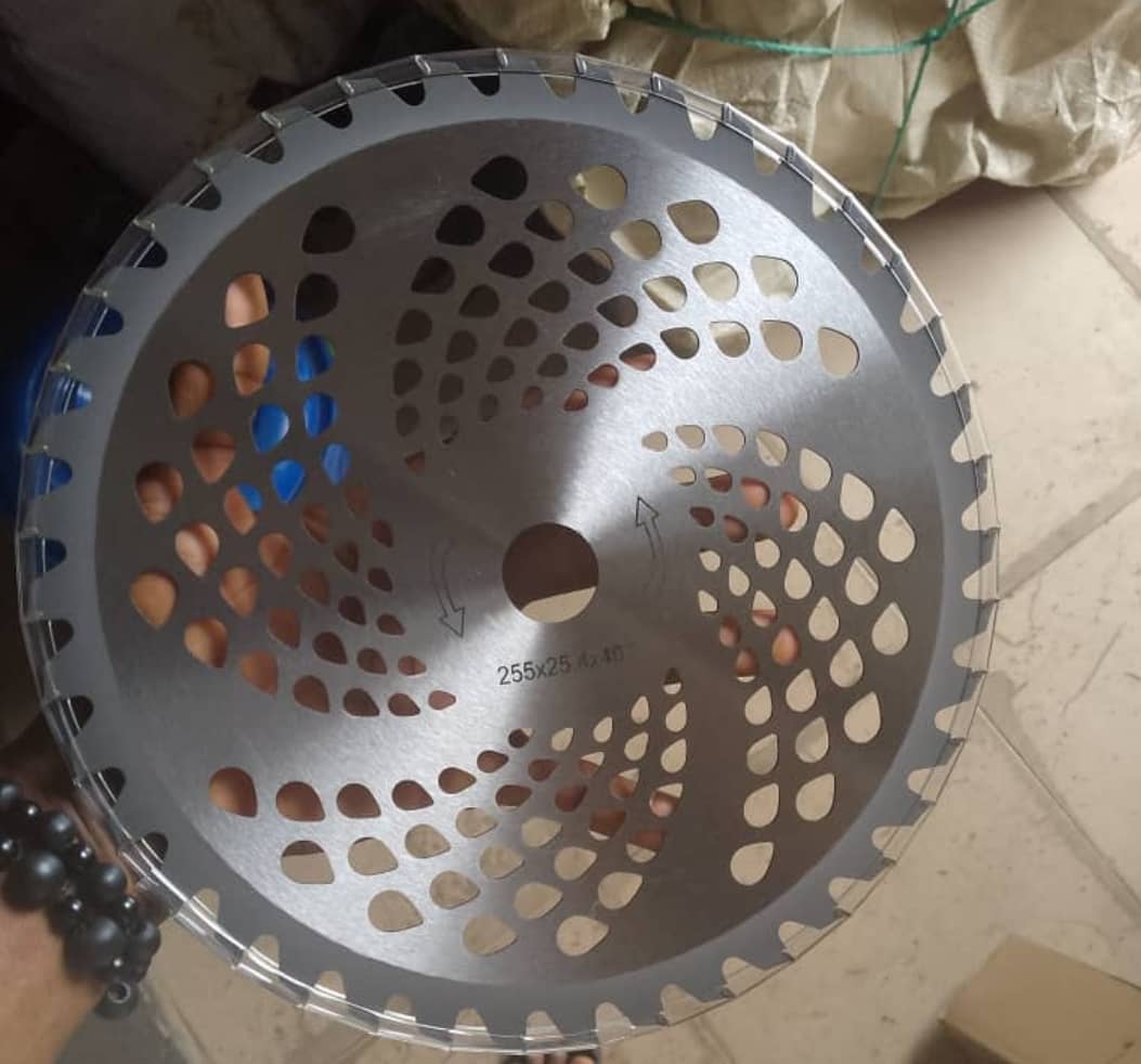 Free gift blade 1